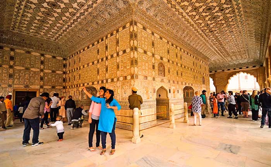 Are you familiar with the Glass Mahal in India