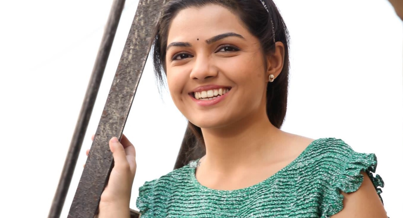 Mi Tuzi Re Sang Na Marathi Romantic Song